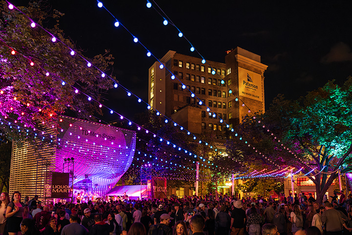 Experience Winnipeg Festivals