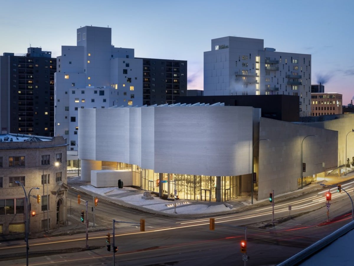 Sneak preview of Qaumajuq - Qaumajuq's curvy exterior (photo by Lindsay Reid)